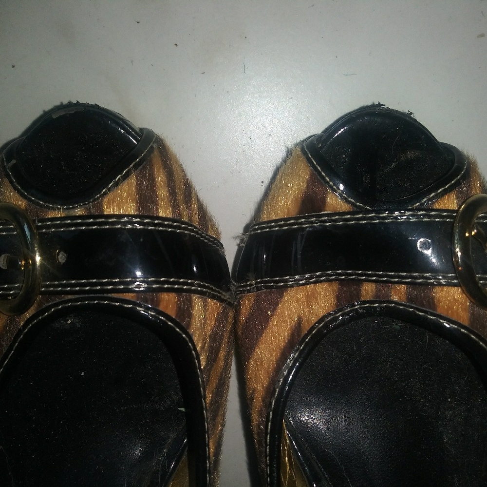 Delicious Animal Print Pumps - Picture 2 of 7